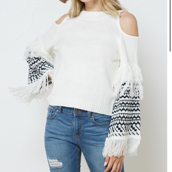 NEW Cold shoulder Fringe Aztec Boho sweater - Picture 8 of 9
